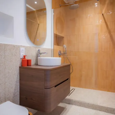 Daire #401 Heart Of Vieil - Place Nationale-high-end Newly Renovated & Furnished *
